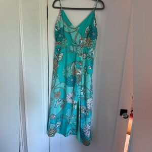 Nichols floral dress with tortoise buttons NEW never been worn